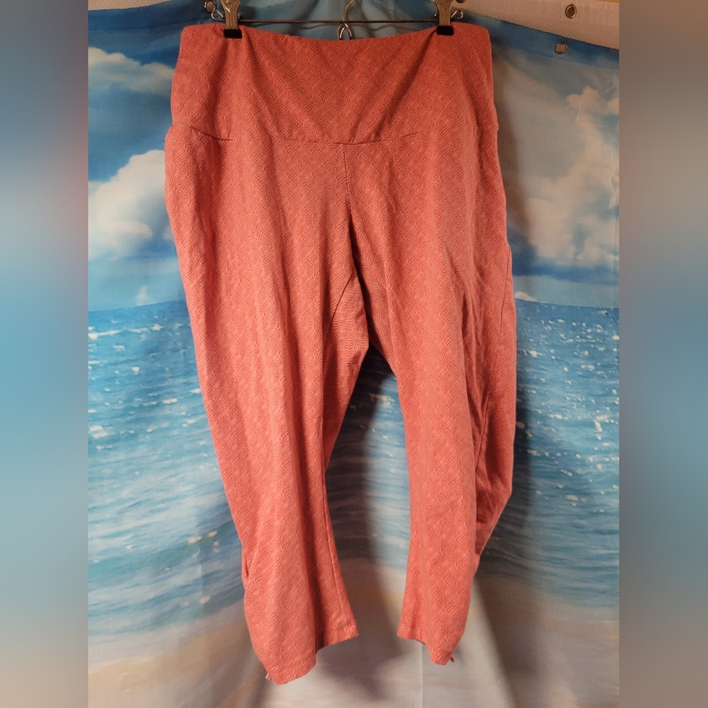 Sunday‎ Coral Womans 3X  Ruched Crop Leggings